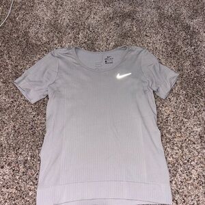 Nike Women's Light Gray Short Sleeve Tee